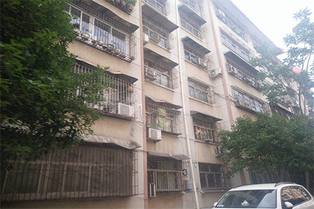 平台带花园，卧室带阳台视野无遮挡卢卡天誉随时看房